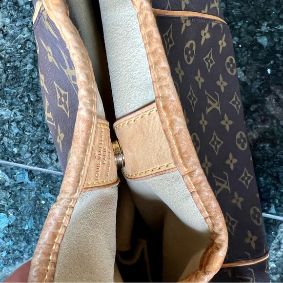 LOUIS VUITTON - Picture 6 of 10